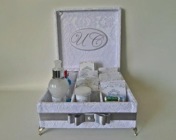 Kit Toalete Branco E Prata