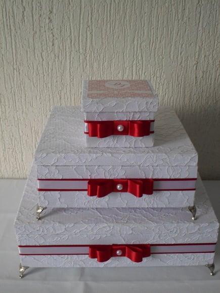 Kit toalete branco e vermelho