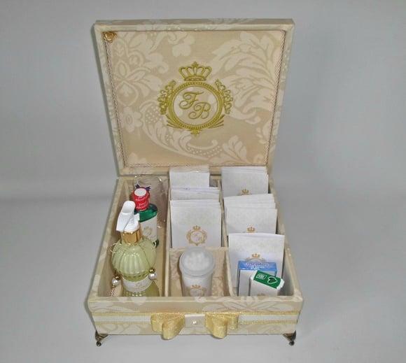 Kit Toalete Dourado e Bege