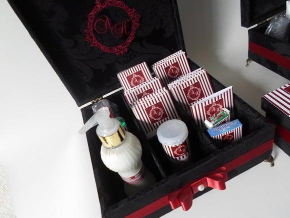 Kit Toalete Preto e Vermelho Marsala