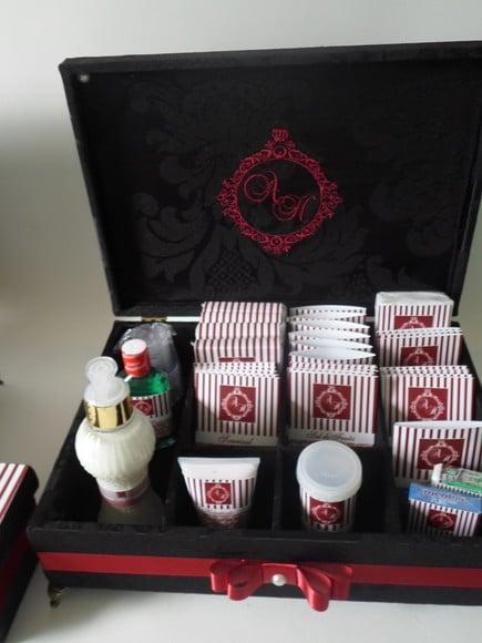 Kit Toalete Preto e Vermelho Marsala