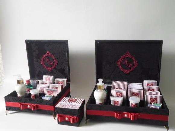 Kit Toalete Preto e Vermelho Marsala