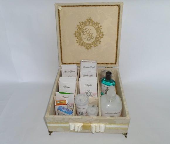 Kit toalete personalizado completo caixas produtos bege/dourado