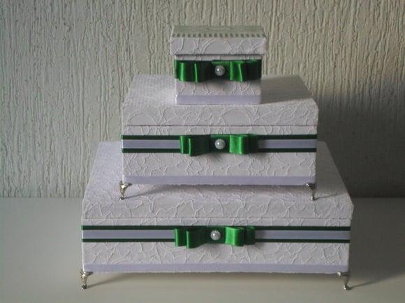 Kit toalete personalizado completo caixas e produtos branco/verde