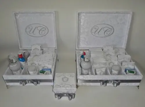 Kit Toalete Branco E Prata