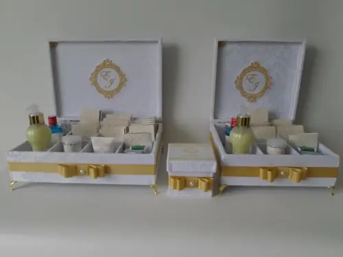 Kit Toalete Banco e Dourado