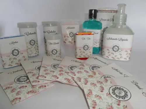 Kit toalete personalizado completo caixas produtos bege/dourado