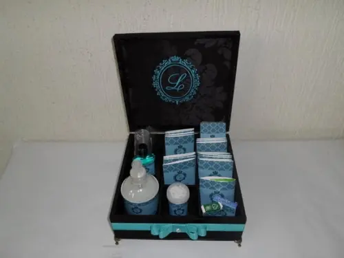 Kit toalete personalizado completo caixas e produtos preto/azul t