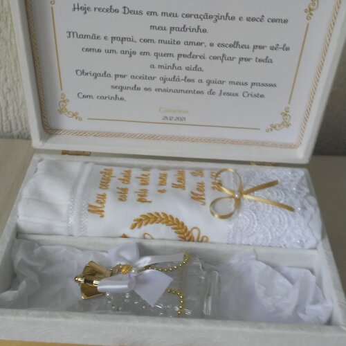 Caixa personalizada padrinhos de batismo bege/dourado
