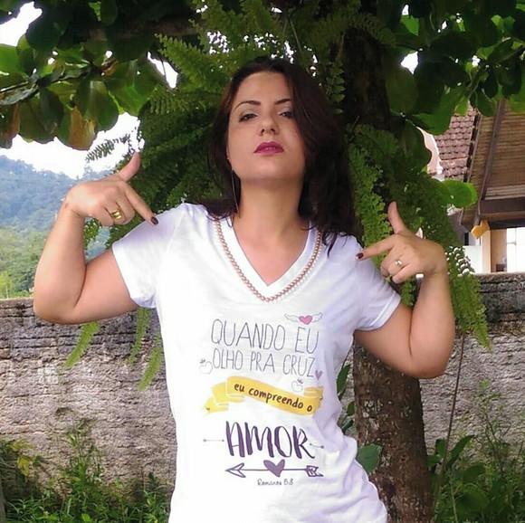 blusa feminina t shirt feminina quando eu olho pra cruz Rm