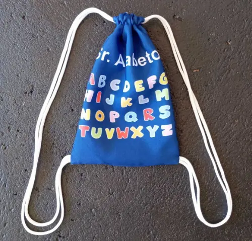 Sacochila Alfabeto com Jogo da Memória, Mochilinha Educativa