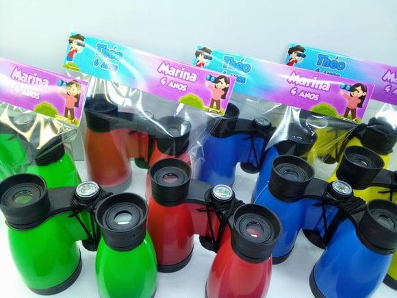 Binoculo de Plástico Colorido Tema Menino e Menina