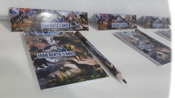 Bloquinho Mini Lápis + Lapela Tema Dinossauro