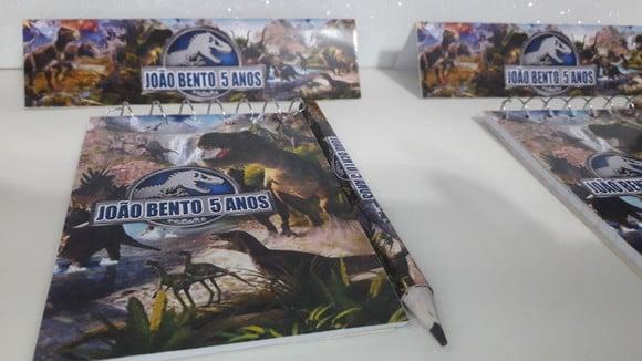 Bloquinho Mini Lápis + Lapela Tema Dinossauro