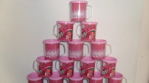 Caneca Acrilica para Foto Tampa de Rosquear Moranguinho