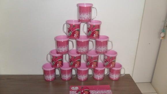 Caneca Acrilica para Foto Tampa de Rosquear Moranguinho