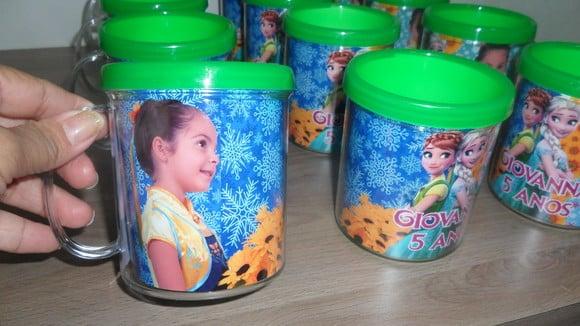 Caneca Acrilica para Foto Tampa de Rosquear Tema Frozen