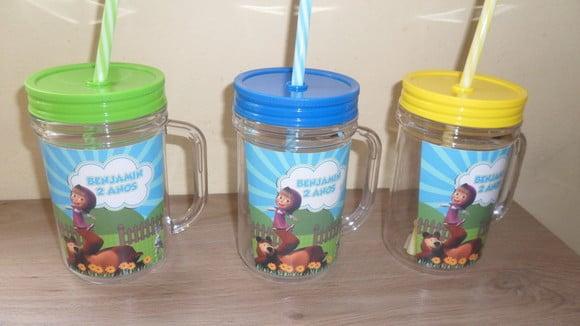 Caneca com Tampa e Canudo 400ml Tema Menina e o Urso