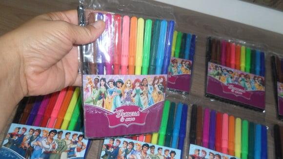 Canetinhas Kit com 12 Cores Tema Principes e Princesas