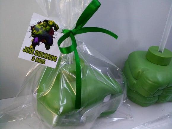 Copo Mão do Hulk 450 ml com Tampa e Canudo 12 x 11cm