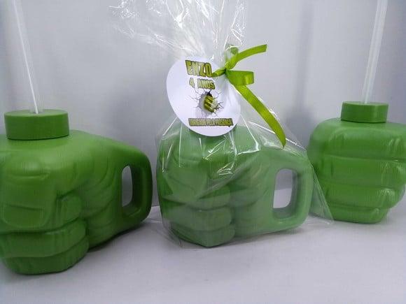 Copo Mão Vingadores 450 ml com Tampa e Canudo 12 x 11cm