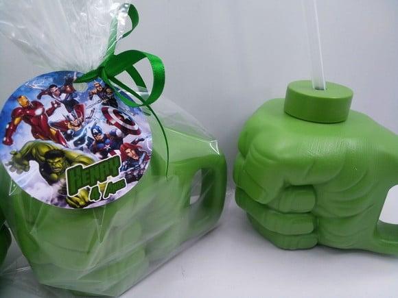 Copo Mão Vingadores 450 ml com Tampa e Canudo 12 x 11cm