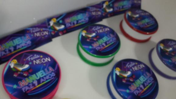 Copo Retratil ou Copo Sanfonado Tema Festa Neon
