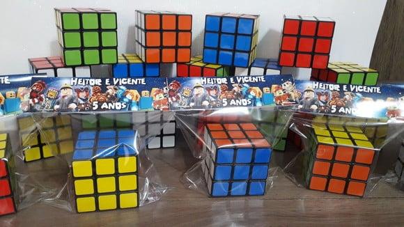 Cubo Mágico com Lapela Personalizada no Tema Roblox