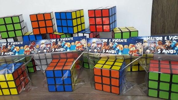 Cubo Mágico com Lapela Personalizada no Tema Roblox