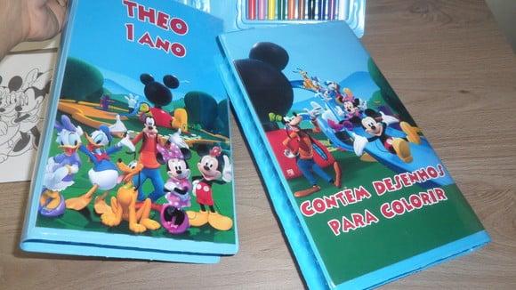 Estojo de Colorir com 4 Desenhos Kit com 46 Peças