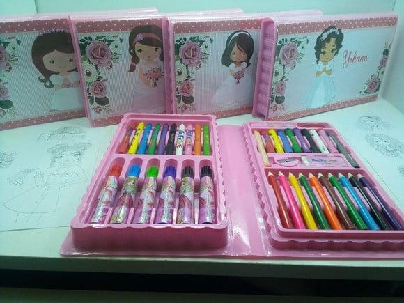 Estojo de Colorir com Desenhos Kit com 46 Peças Dama e Pajem