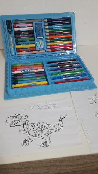 Estojo de Colorir com Desenhos Kit com 46 Peças Dama e Pajem