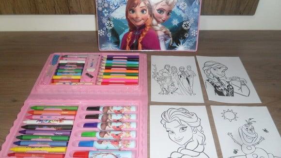 Estojo de Pintura com 48 Peças Desenhos Tema Frozen