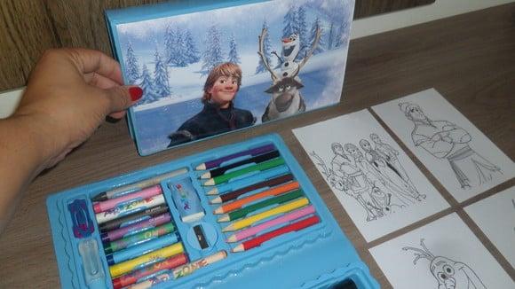 Estojo de Pintura com 48 Peças Desenhos Tema Frozen