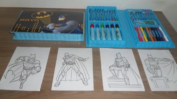 Estojo de Pintura com 48peças Desenhos Tema Batman