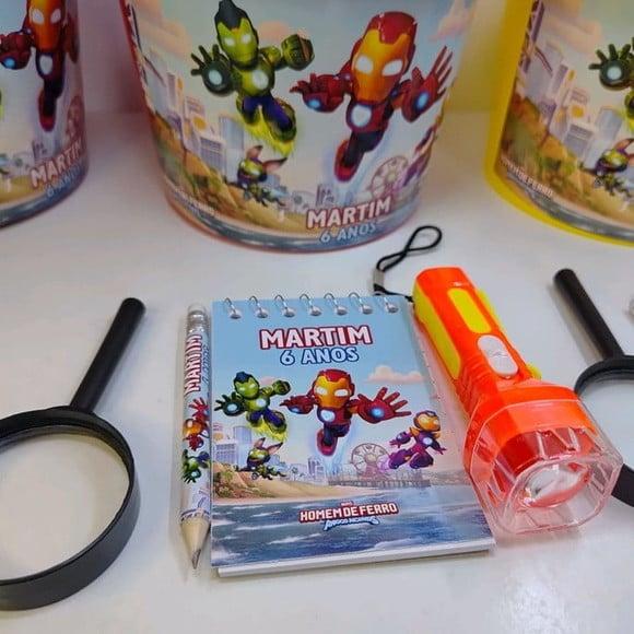 Kit Balde + Bloquinho + Lápis + Lanterna + Lupa