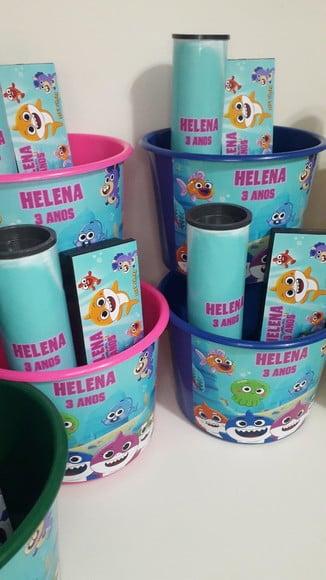 Kit Balde de Pipoca + Domino + Pega Varetas Baby Shark
