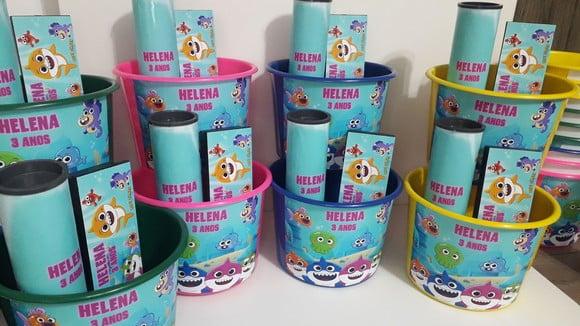 Kit Balde de Pipoca + Domino + Pega Varetas Baby Shark