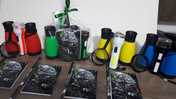Kit Binoculo + Lanterna + Lupa + Bloquinho + Mini Lápis