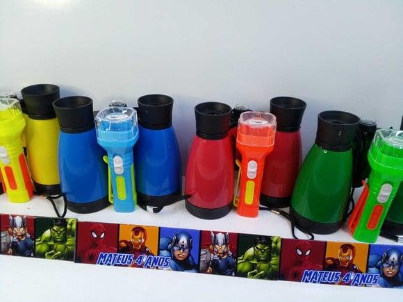 Kit Binoculo e Lanterna Tema Herois