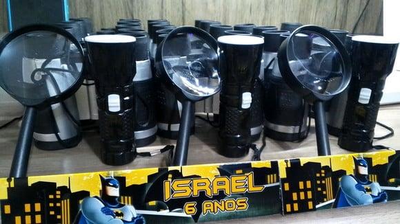 Kit Binoculo Prata + Lanterna + Lupa Tema Batman