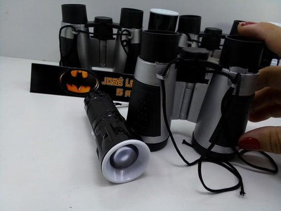 Kit Binoculo Prata + Mini Lanterna Tema Batman