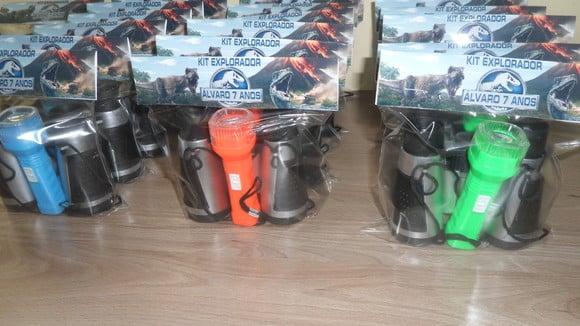 Kit Binoculo Prata + Mini Lanterna Tema Dinossauro