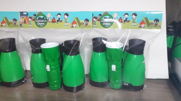 Kit Binoculo Zoom 4 Vezes e Lanterna Acampamento