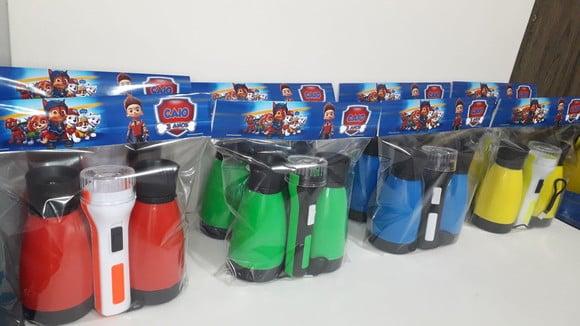 Kit Binoculo Zoom 4 Vezes e Lanterna Filme Patrulha Canina