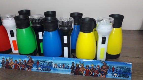 Kit Binoculo Zoom 4 Vezes e Lanterna One Piece