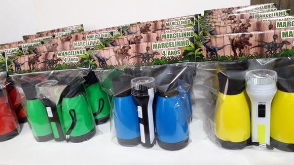Kit Binoculo Zoom 4 Vezes e Lanterna Tema Dinossauro