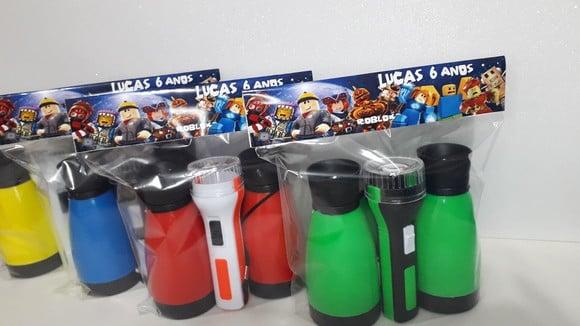 Kit Binoculo Zoom 4 Vezes e Lanterna Tema Roblox