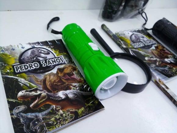 Kit Bloquinho + Mini Lápis + Lanterna + Lupa Dinossauro
