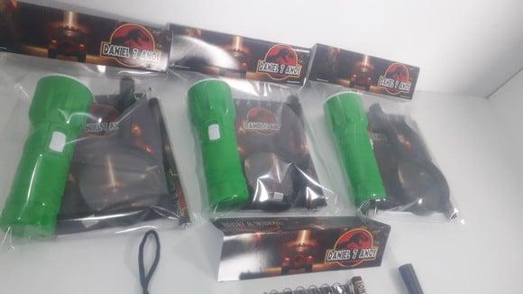 Kit Bloquinho + Mini Lápis + Lanterna + Lupa Jurassic Park
